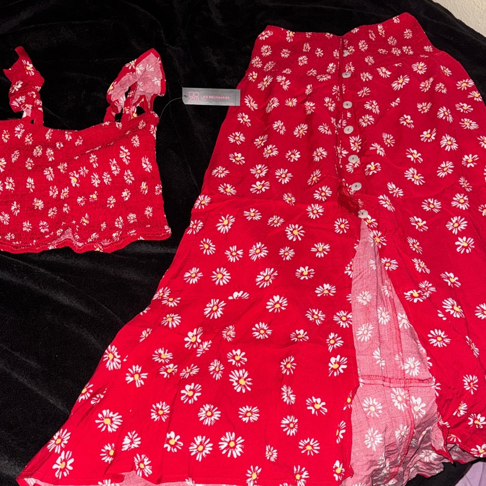 No Boundaries Red Daisy Print Two-Piece Set